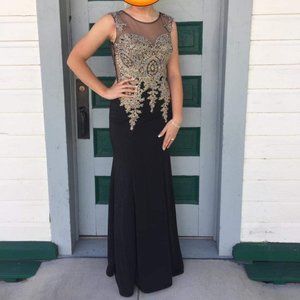 Stunning Black & Gold Prom Gown 4-6 by Eureka